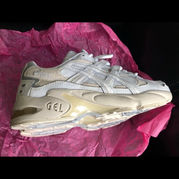 ASICS Gel Kayano 5 6.5 - 7 Beige Cream Chunky Soles Duomax as shown in Lululemon - Picture 7 of 12